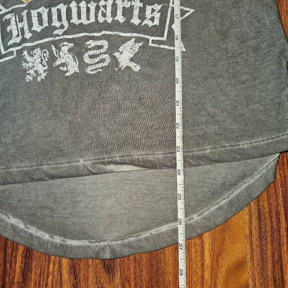4 for $50 🎃 Harry Potter Hogwarts Tee Juniors Size Large - Picture 5 of 5